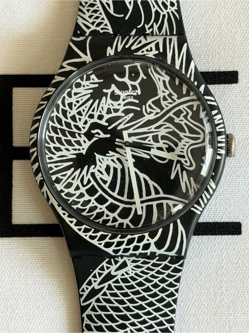 Swatch New Gent "Draconem" SUOZ150 - Tin-Tin Dragon Design